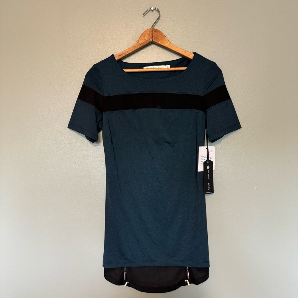 NWT Blanc Noir Black Blue Short Sleeve Cut Out Workout Top size S